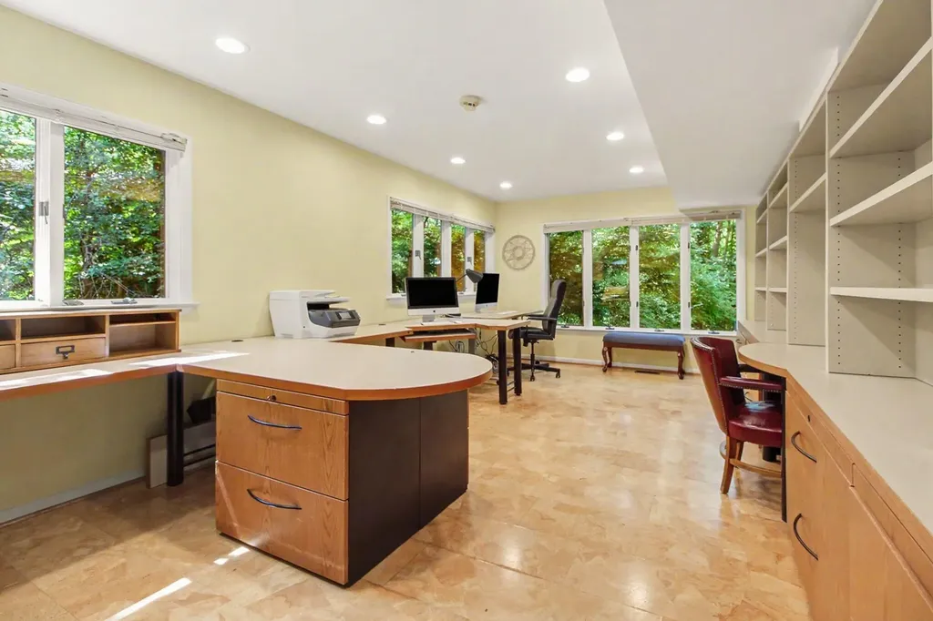 432 Riverview Drive Ann Arbor Charter Township MI 48104