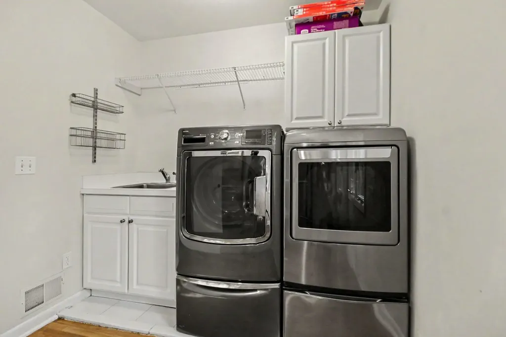 432 Riverview Drive Ann Arbor Charter Township MI 48104