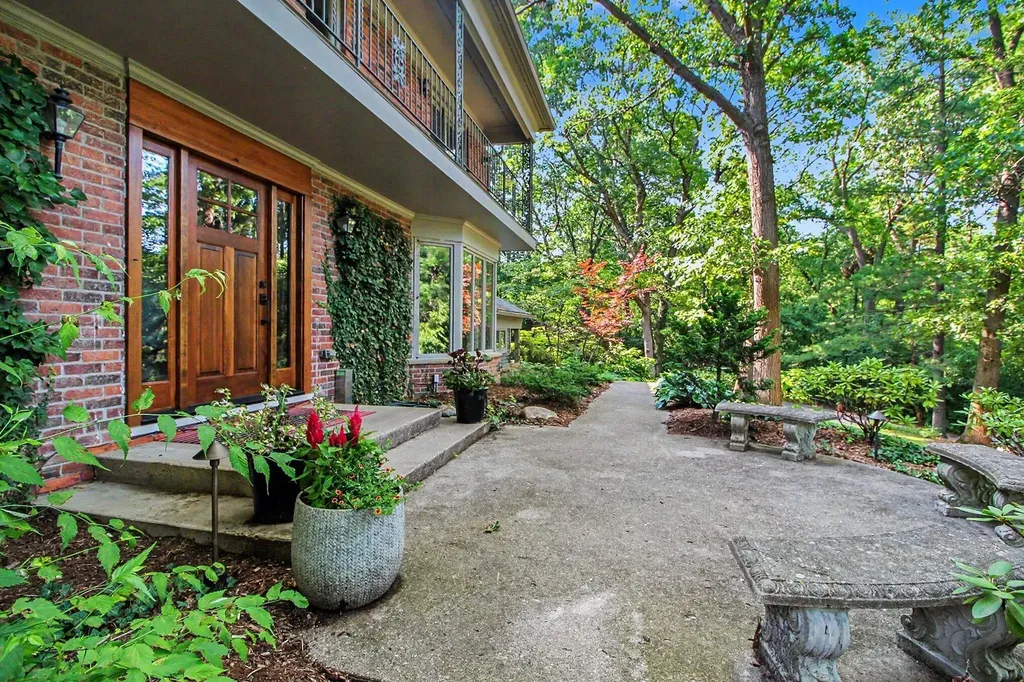 432 Riverview Drive Ann Arbor Charter Township MI 48104