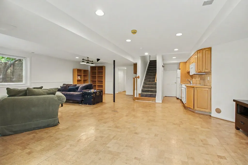 432 Riverview Drive Ann Arbor Charter Township MI 48104