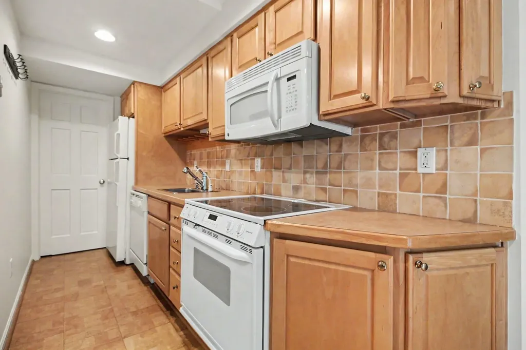 432 Riverview Drive Ann Arbor Charter Township MI 48104