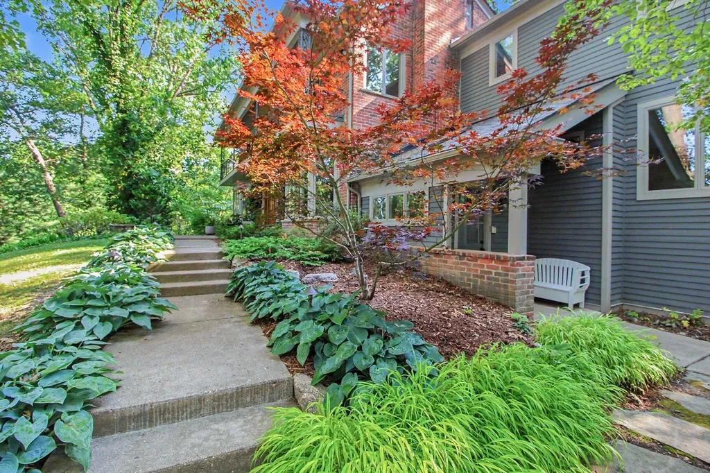 432 Riverview Drive Ann Arbor Charter Township MI 48104