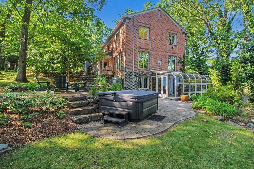 432 Riverview Drive Ann Arbor Charter Township MI 48104