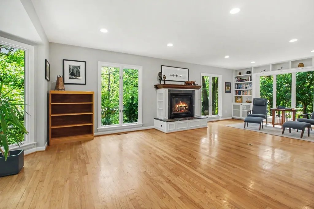 432 Riverview Drive Ann Arbor Charter Township MI 48104