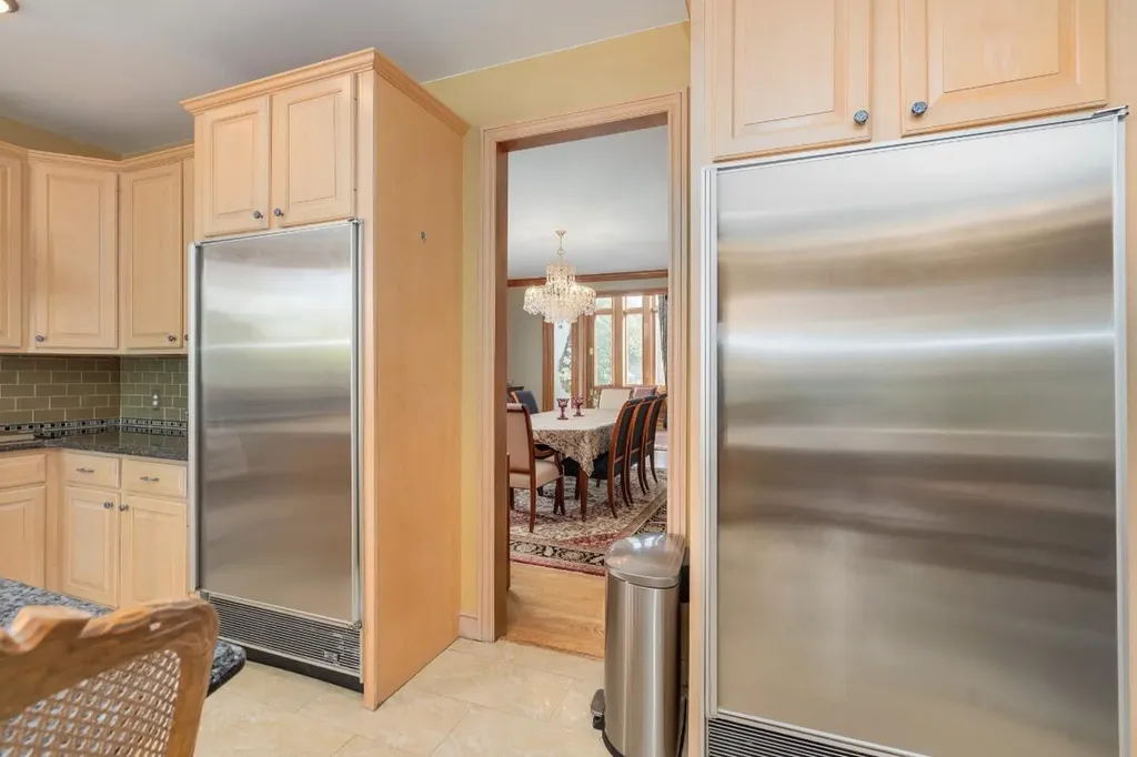 833 Lakewood Drive Rochester Hills City MI 48309