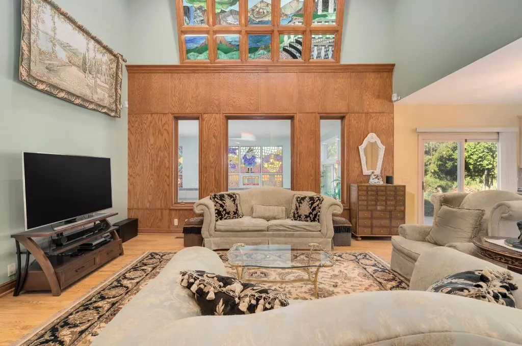833 Lakewood Drive Rochester Hills City MI 48309