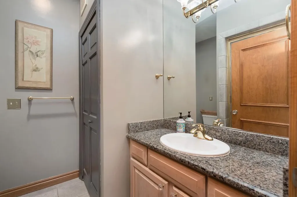 833 Lakewood Drive Rochester Hills City MI 48309