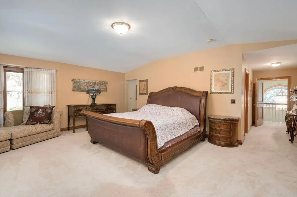 833 Lakewood Drive Rochester Hills City MI 48309