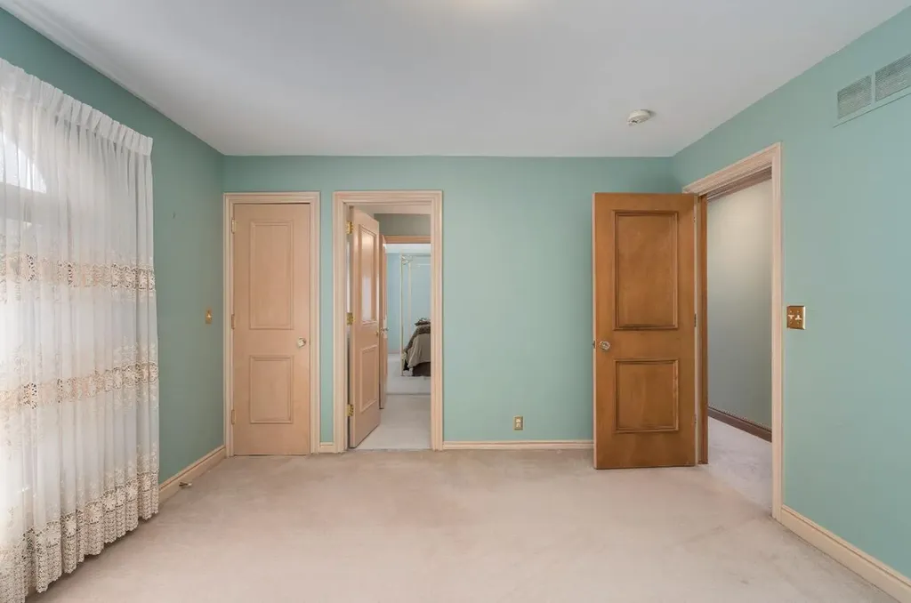 833 Lakewood Drive Rochester Hills City MI 48309