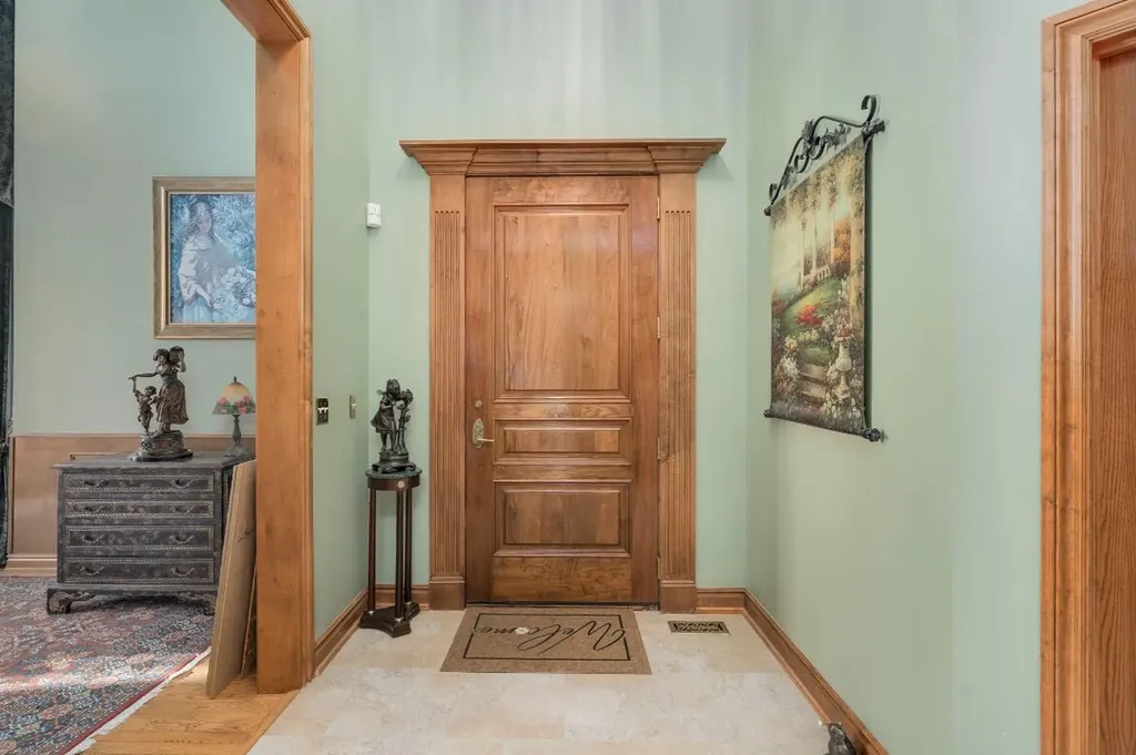 833 Lakewood Drive Rochester Hills City MI 48309