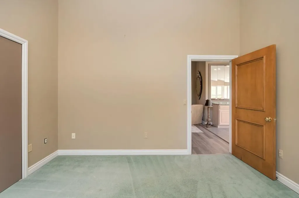 833 Lakewood Drive Rochester Hills City MI 48309