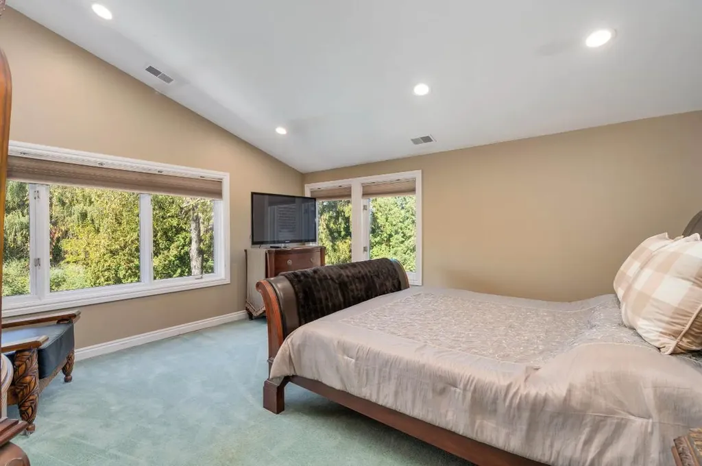 833 Lakewood Drive Rochester Hills City MI 48309
