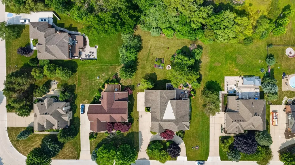 833 Lakewood Drive Rochester Hills City MI 48309