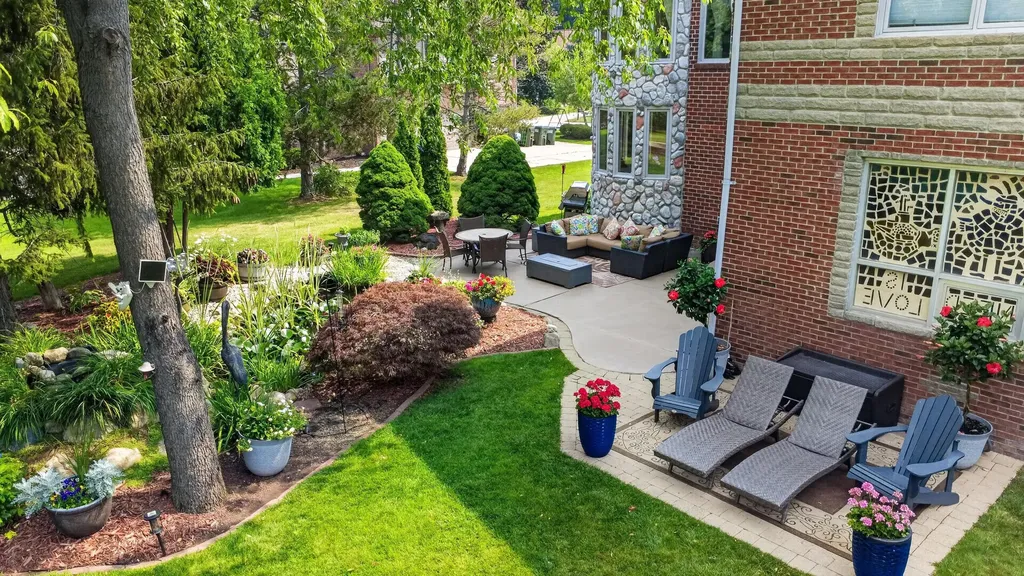 833 Lakewood Drive Rochester Hills City MI 48309