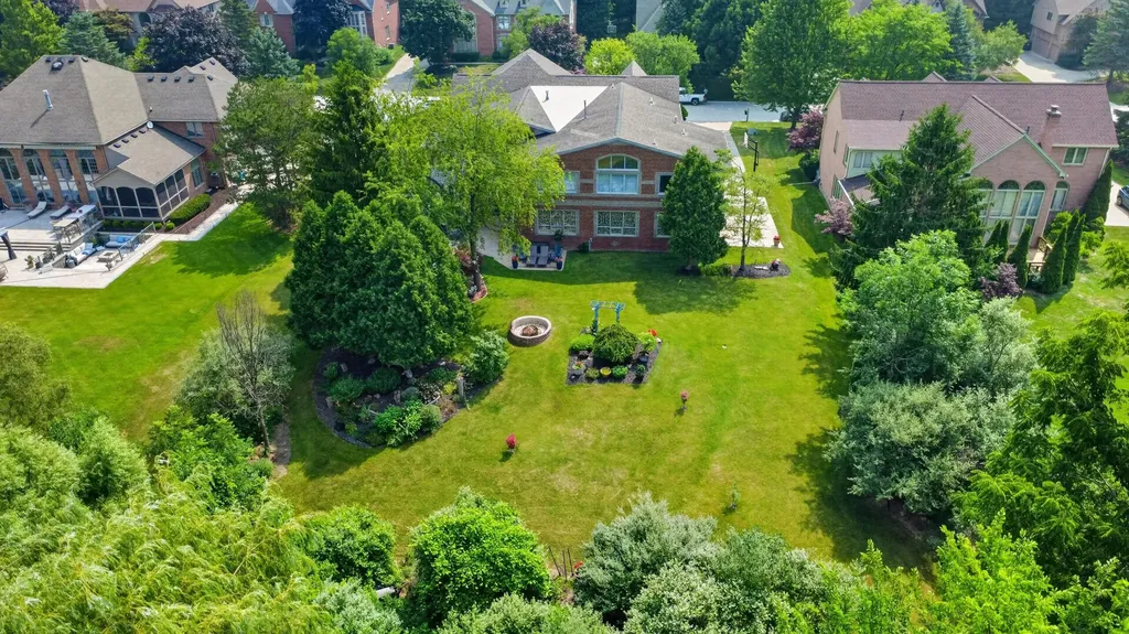 833 Lakewood Drive Rochester Hills City MI 48309