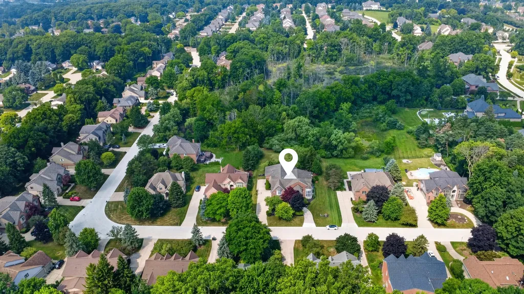 833 Lakewood Drive Rochester Hills City MI 48309