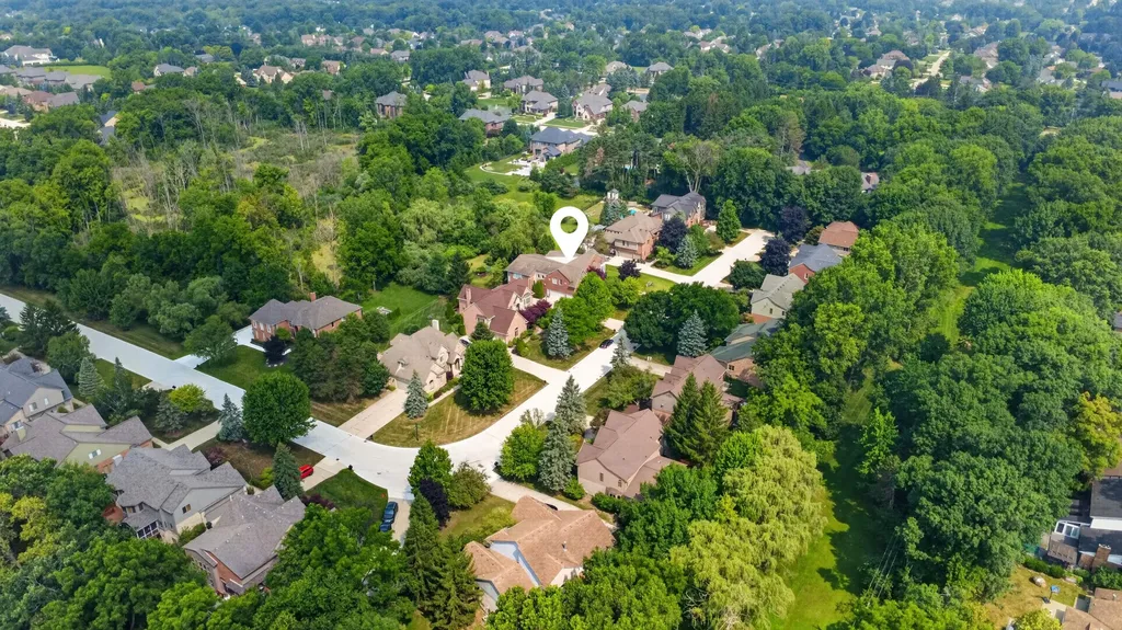833 Lakewood Drive Rochester Hills City MI 48309