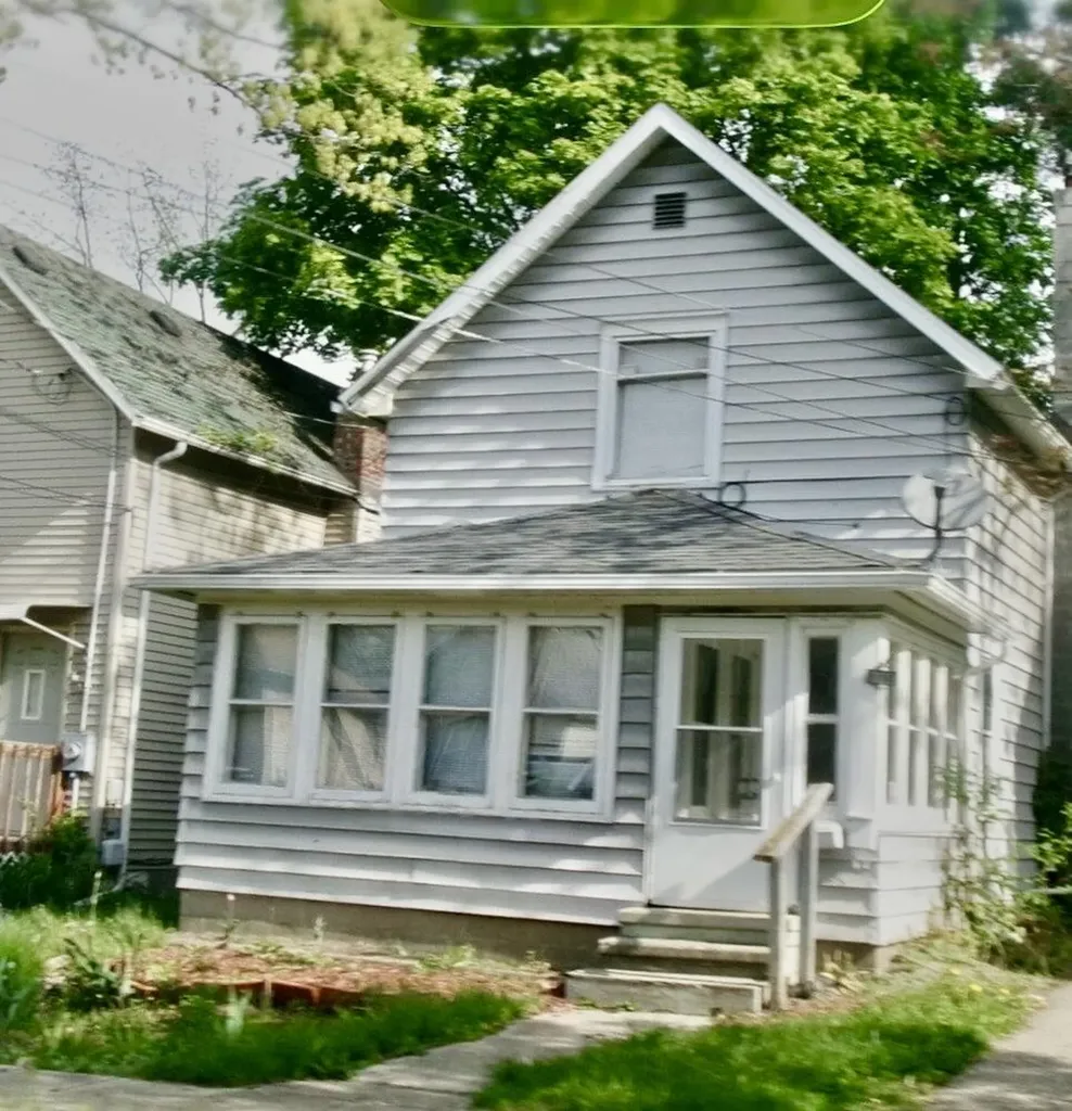1021 Hickory Street Lansing City MI 48912