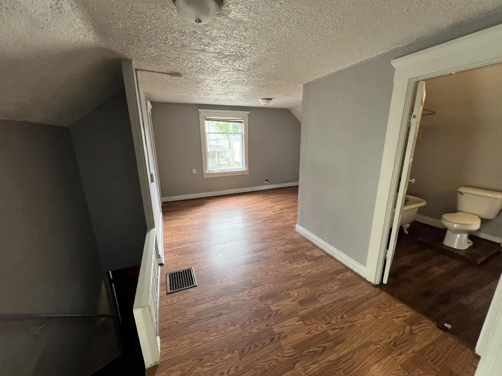 1021 Hickory Street Lansing City MI 48912