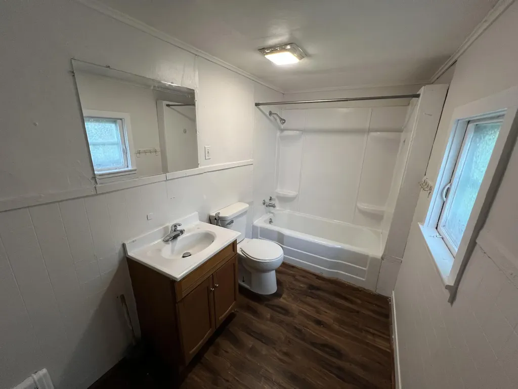 1021 Hickory Street Lansing City MI 48912