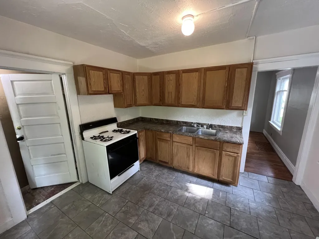 1021 Hickory Street Lansing City MI 48912