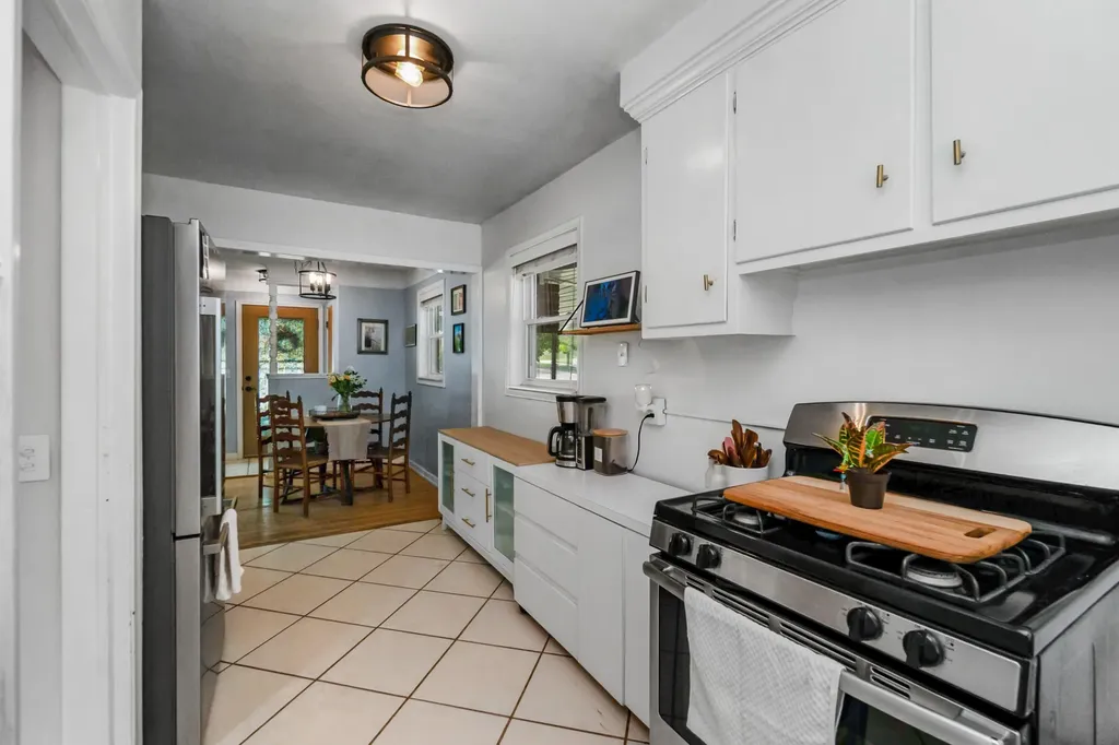 906 Squire Lane Milford Village MI 48381