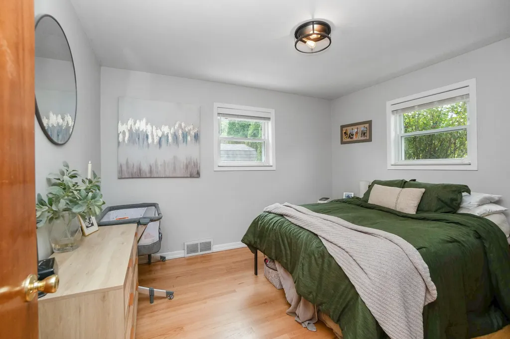 906 Squire Lane Milford Village MI 48381