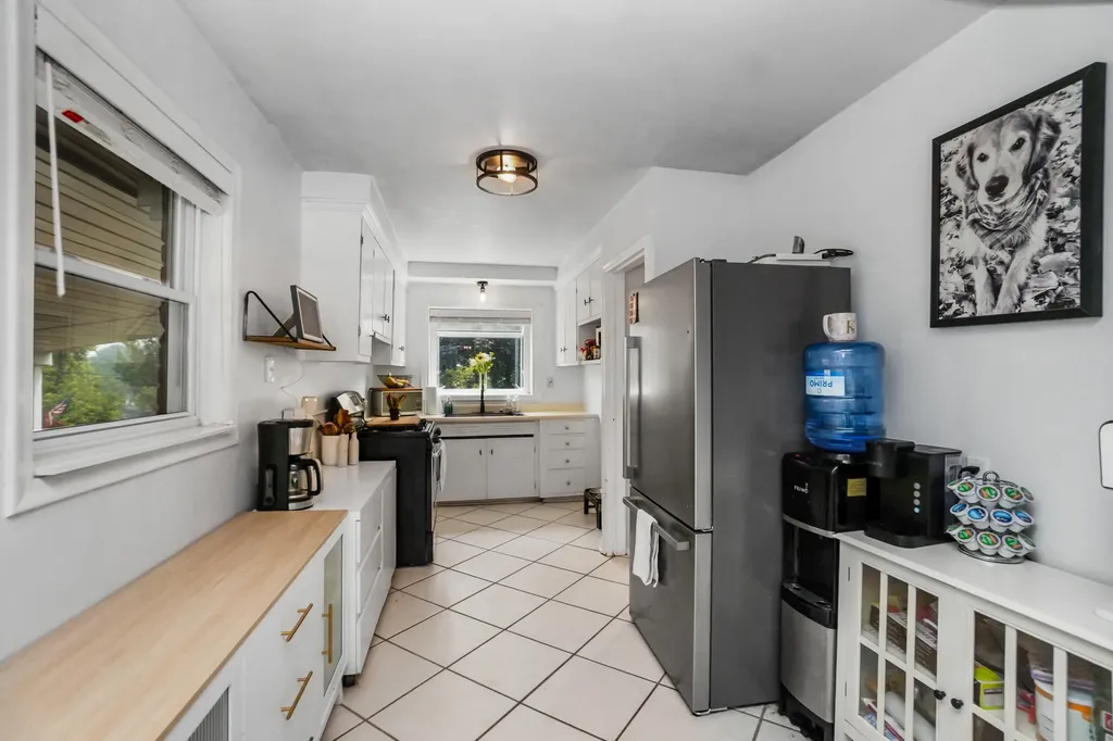 906 Squire Lane Milford Village MI 48381