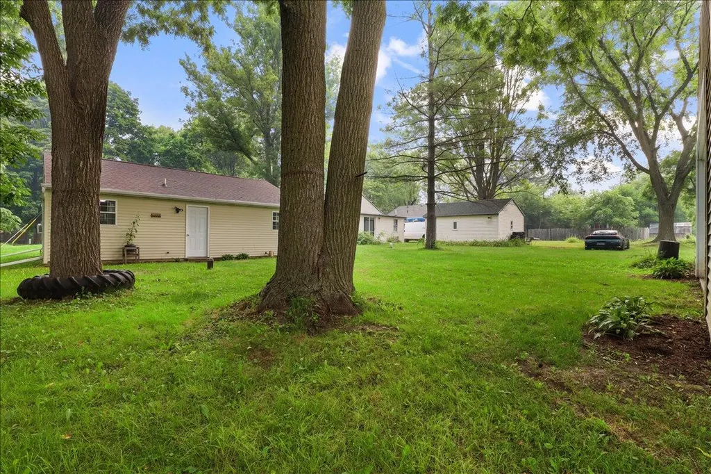 1091 Hickory Street Dewitt Charter Township MI 48906