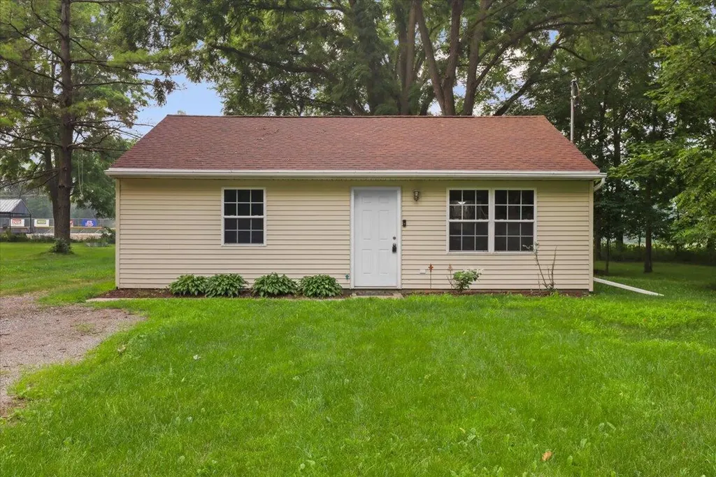 1091 Hickory Street Dewitt Charter Township MI 48906