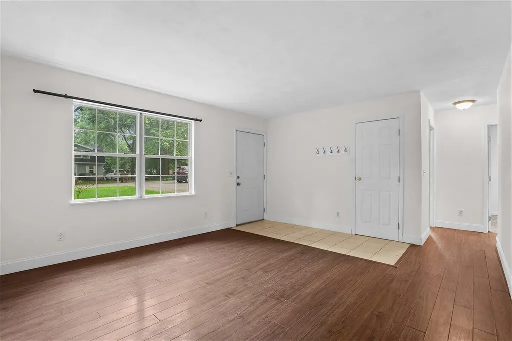 1091 Hickory Street Dewitt Charter Township MI 48906