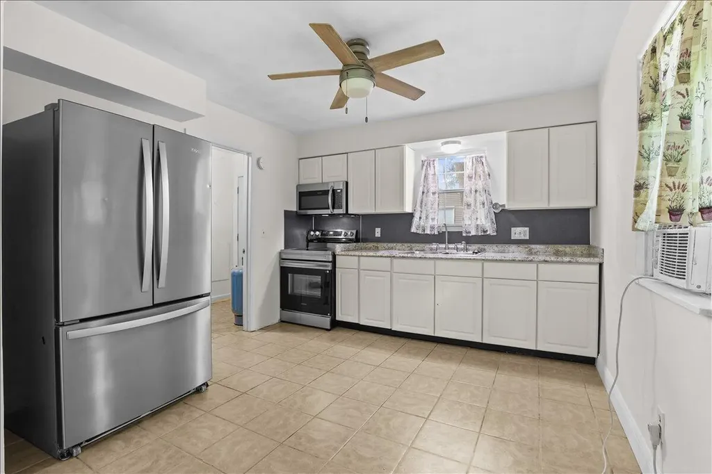 1091 Hickory Street Dewitt Charter Township MI 48906