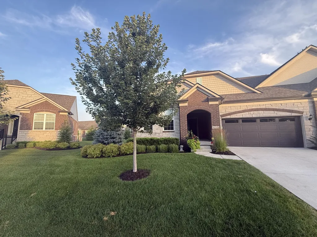 40589 Aster Court Clinton Charter Township MI 48036