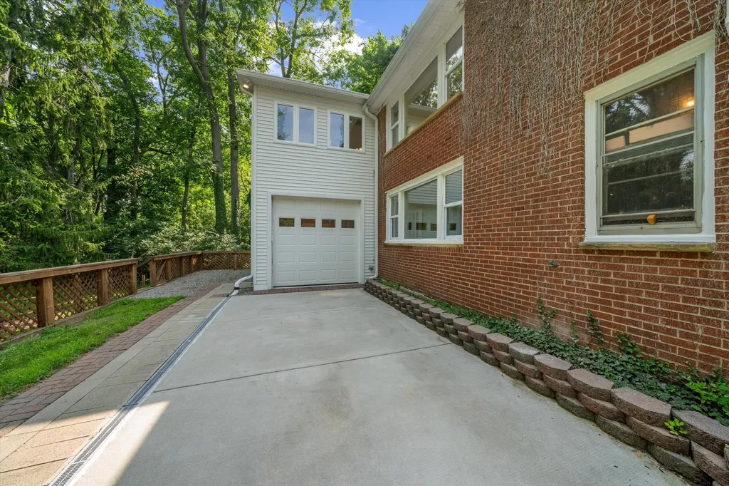 2855 Overridge Drive Ann Arbor City MI 48104