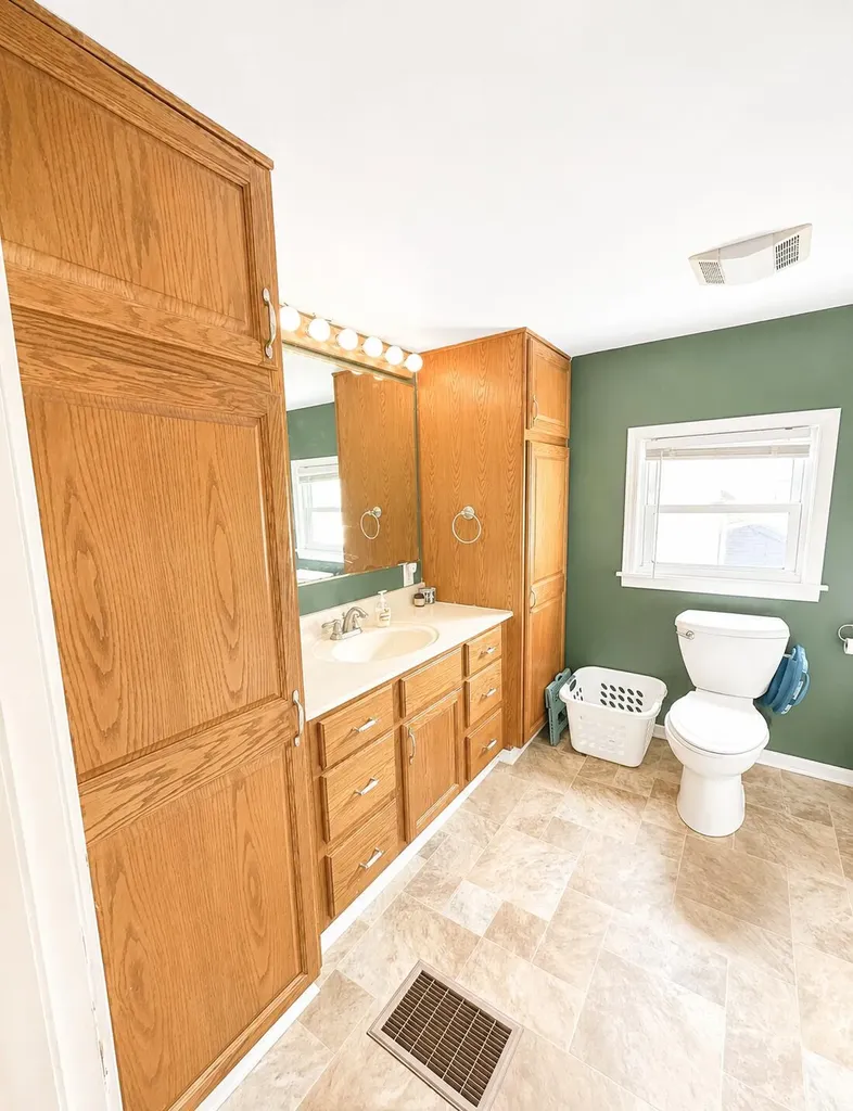 411 N Pleasant Street Jackson City MI 49202