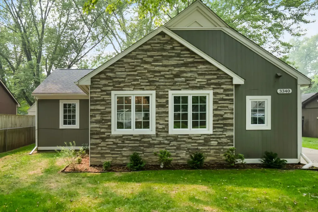 3340 Royal Boulevard Commerce Charter Township MI 48382