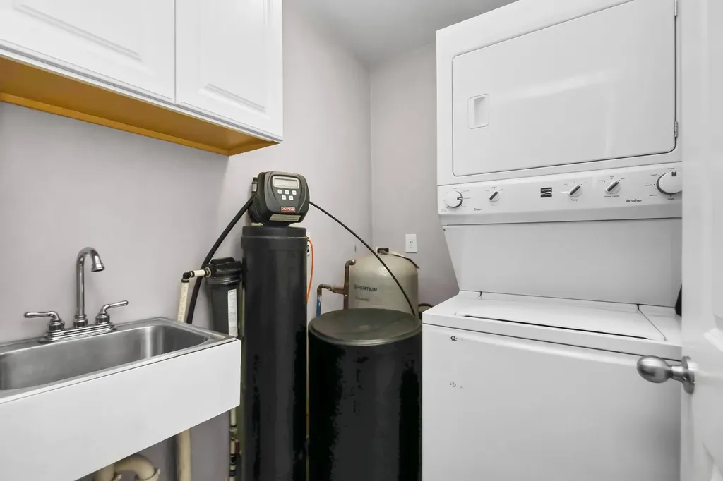 3340 Royal Boulevard Commerce Charter Township MI 48382