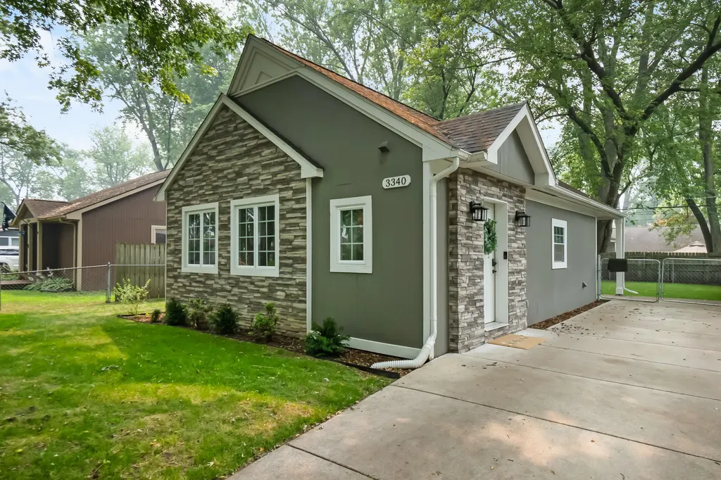 3340 Royal Boulevard Commerce Charter Township MI 48382