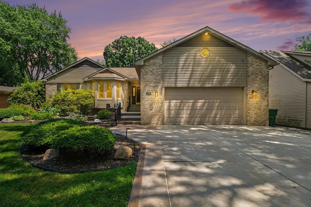 38768 Pineridge Street Harrison Charter Township MI 48045