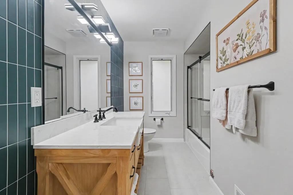 38768 Pineridge Street Harrison Charter Township MI 48045