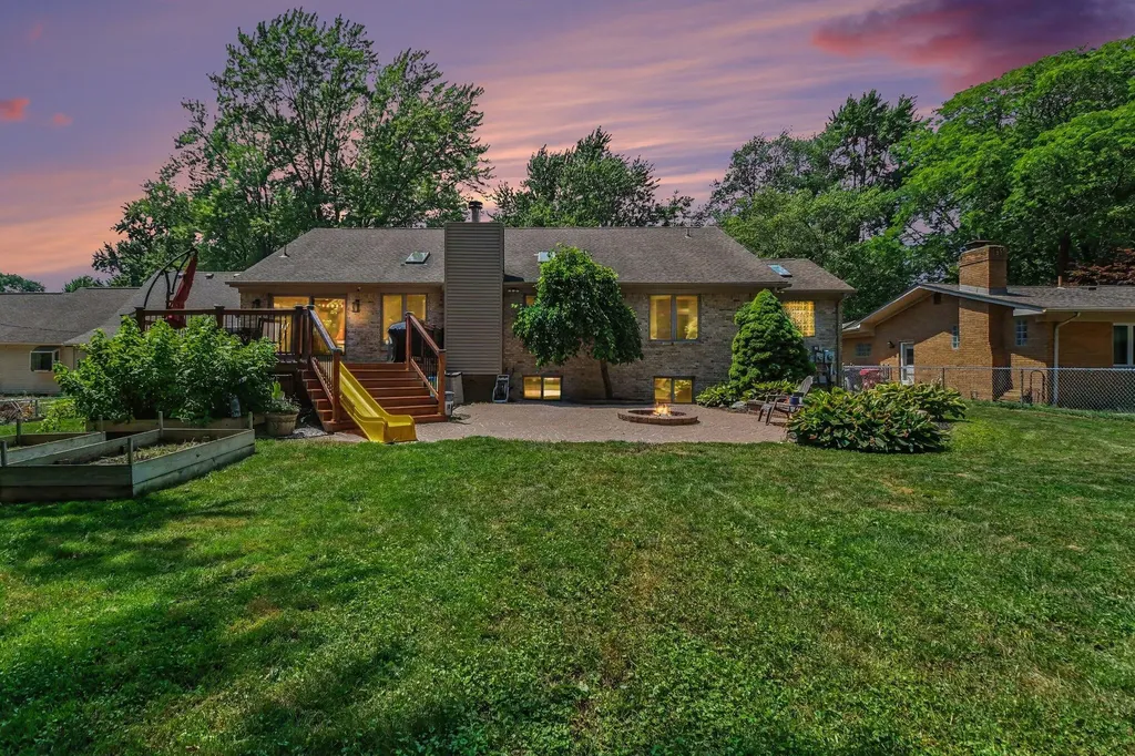 38768 Pineridge Street Harrison Charter Township MI 48045
