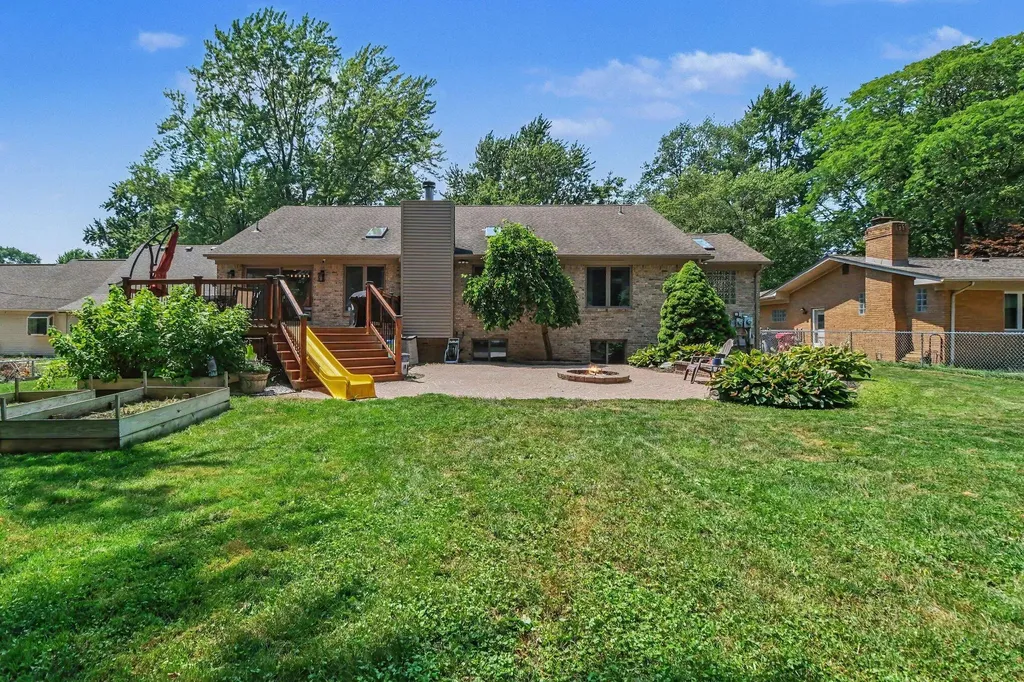 38768 Pineridge Street Harrison Charter Township MI 48045