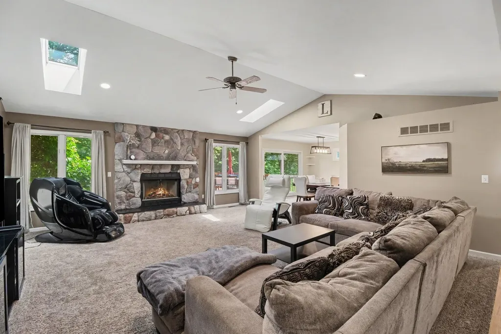38768 Pineridge Street Harrison Charter Township MI 48045