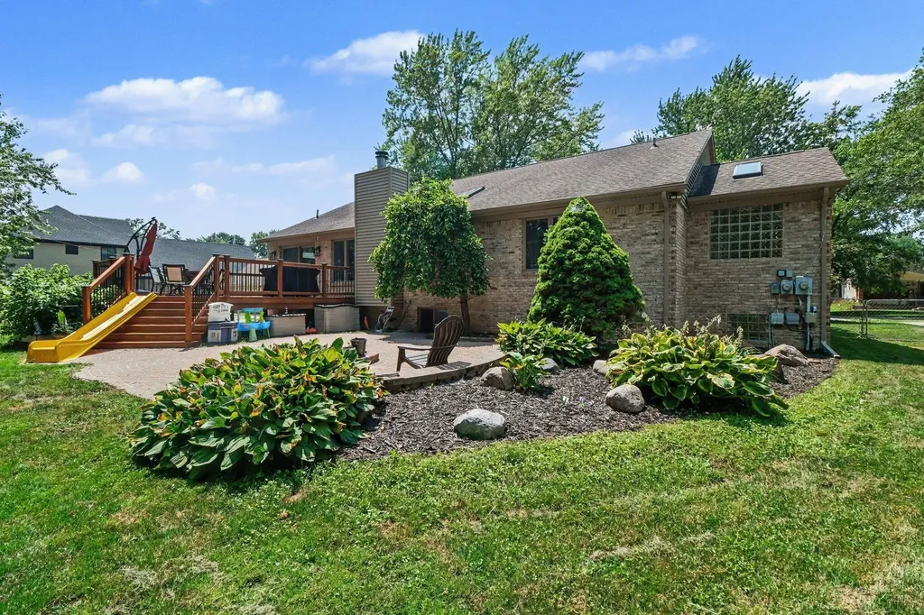 38768 Pineridge Street Harrison Charter Township MI 48045