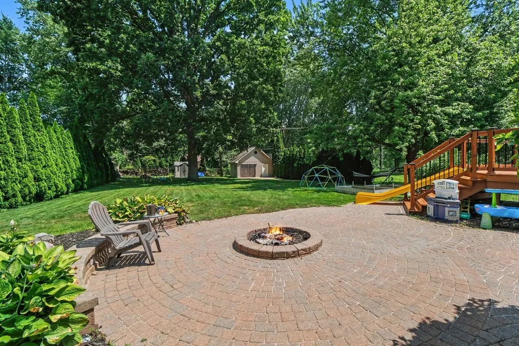 38768 Pineridge Street Harrison Charter Township MI 48045