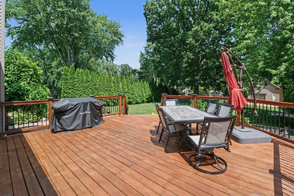 38768 Pineridge Street Harrison Charter Township MI 48045