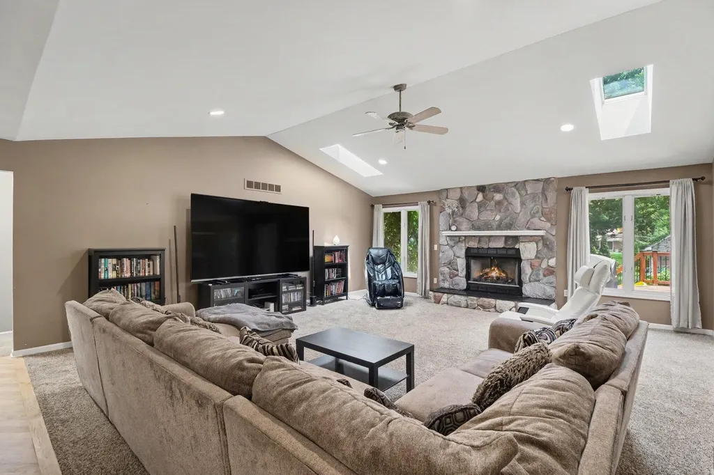 38768 Pineridge Street Harrison Charter Township MI 48045