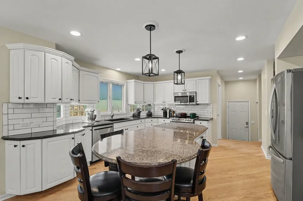 38768 Pineridge Street Harrison Charter Township MI 48045