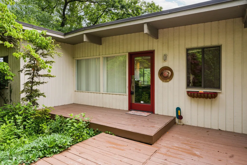 3595 E Huron River Drive Ann Arbor City MI 48104