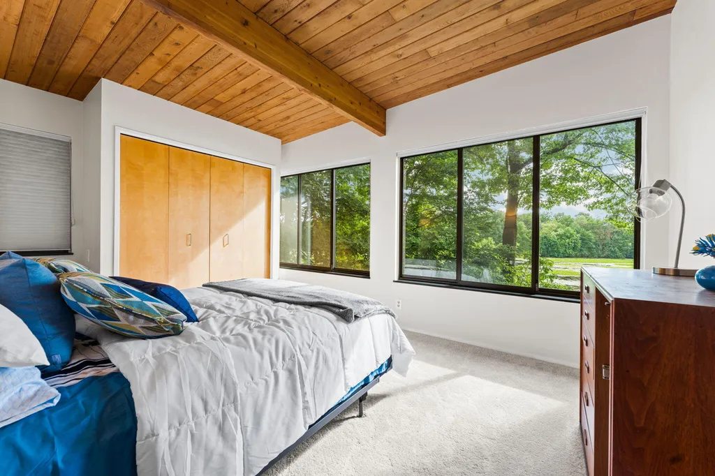3595 E Huron River Drive Ann Arbor City MI 48104